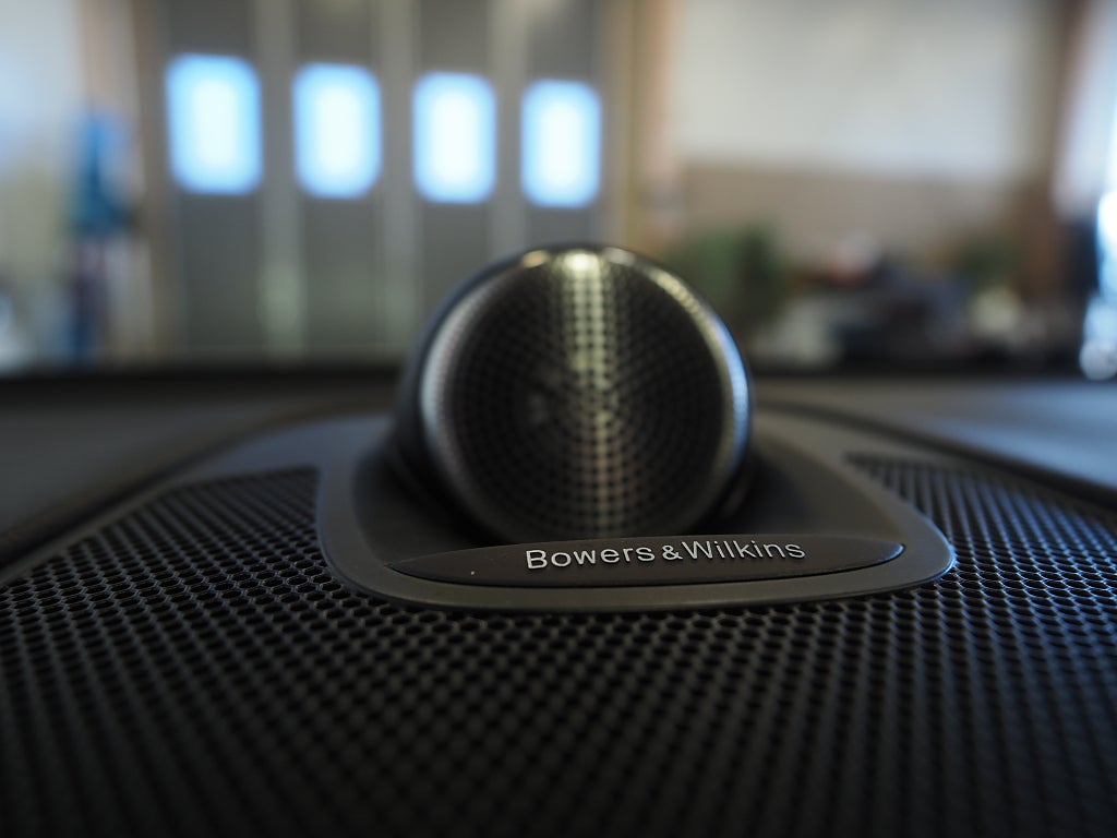 Volvo XC60 T8 392hk AWD R-Design B&W Luft 22" Pano Drag Se Spec!