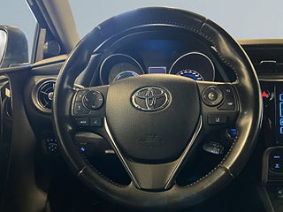 Toyota Auris Hybrid e-CVT Active Plus Kamera Navi Skinn S&V-hjul – bild 15