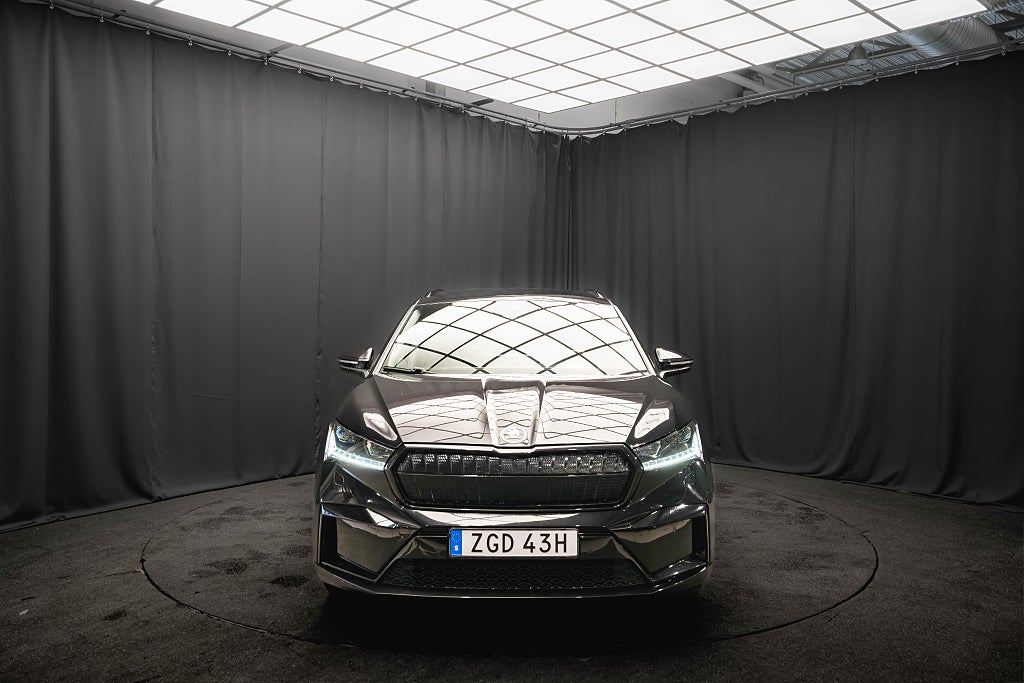 Skoda Enyaq iV 80 SPORTLINE DRAG KAMERA ELSTOL 1-ÄGARE MOMS 204hk