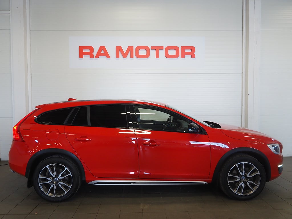 Volvo V60 Cross Country D4 Geartronic 190hk Summum Värmare Skinn P-Sen 2017