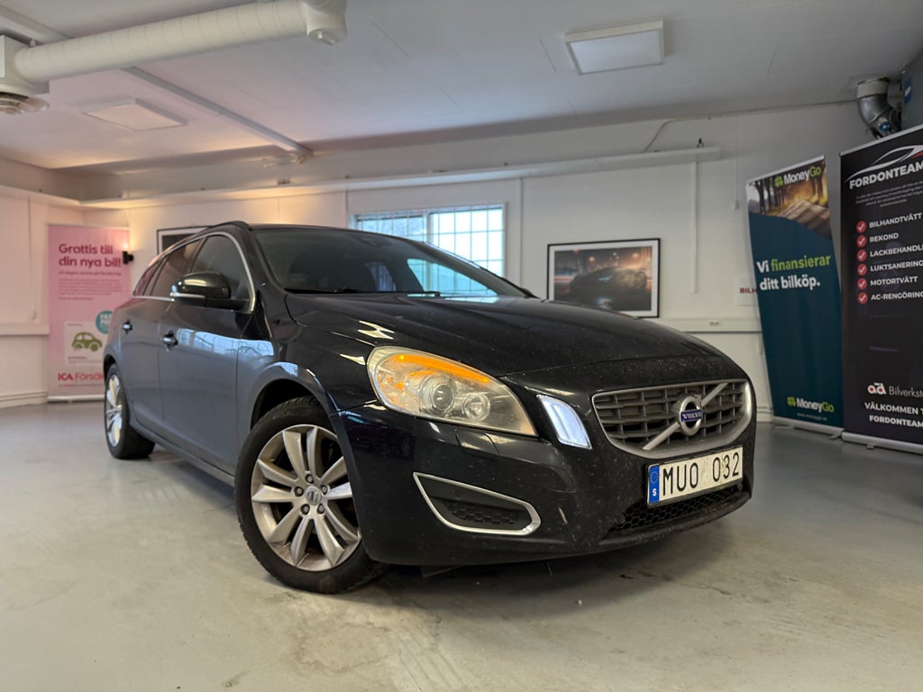 Volvo V60 D2 Momentum ** Taklucka ** 1520kr Års skatt 