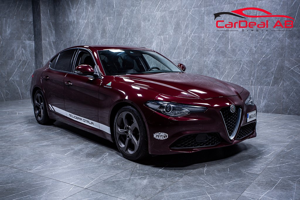 Alfa Romeo Giulia 2.2 JTD Super H/K Navi B-Kam Skinn Keyless