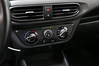 Halvkombi Hyundai i10 19 av 23