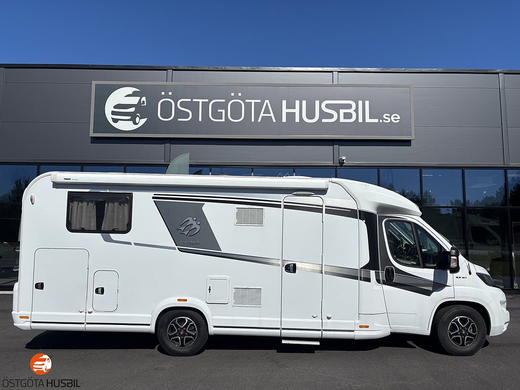 Knaus SKY 700 MEG PLATINUM // AUT // 160HK // ENKELBÄDDAR