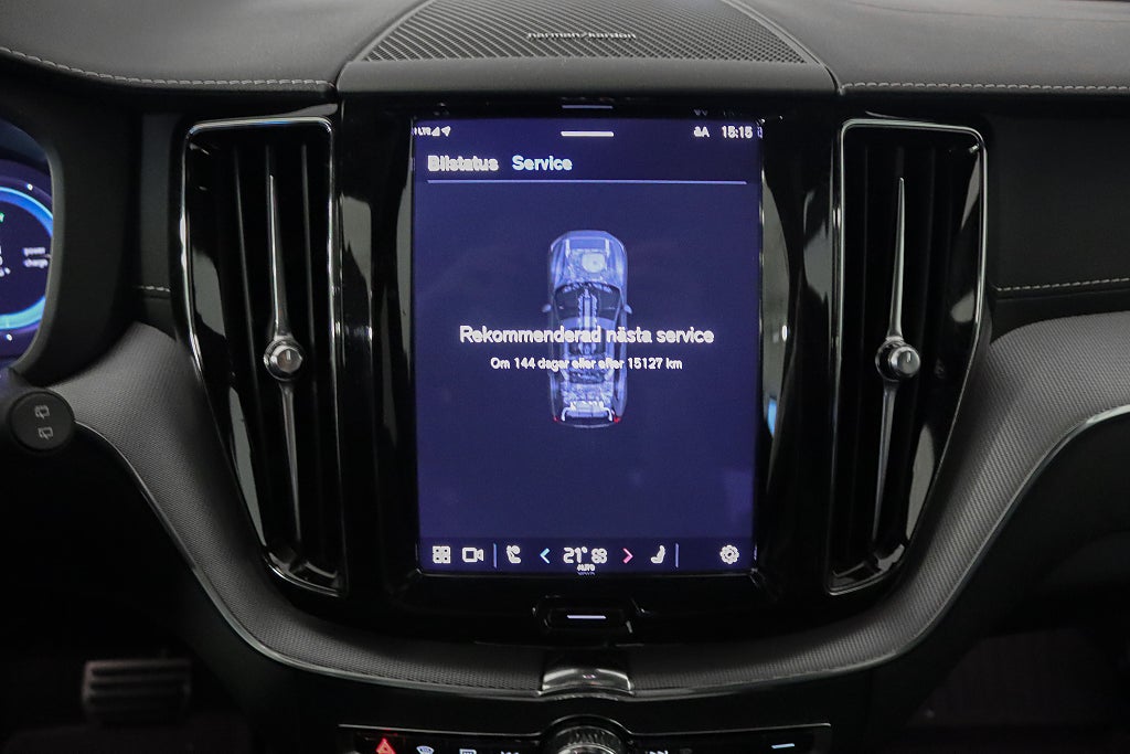 Volvo XC60 Recharge T8 AWD R-Design H/K Pano Värmare Drag