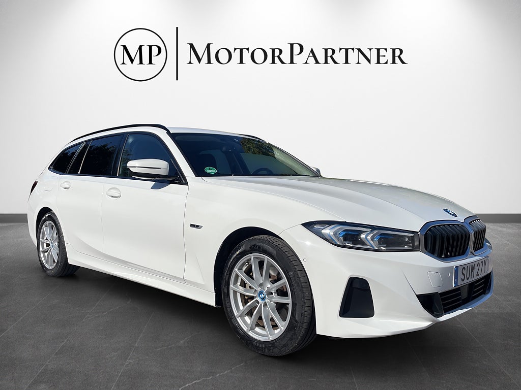 BMW 330e xDrive Drag HUD Kamera Widescreen Halv-Skinn MOMS
