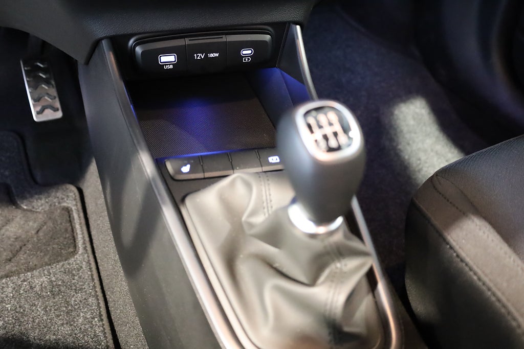 Hyundai Bayon 1.2 MPi Kamera CarPlay Leasbar 2025