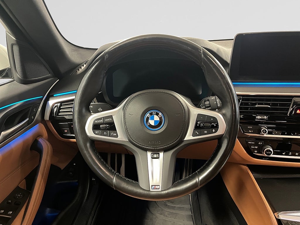 BMW 530e Touring M Sport Ambient Drag Helskinn Navi Kamera bild 14