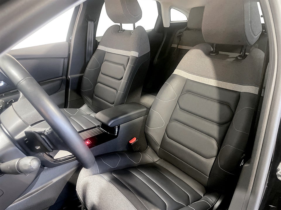 Bild på Citroën C4 Shine 1.2 PT 130hk Aut B-KAMERA CARPLAY