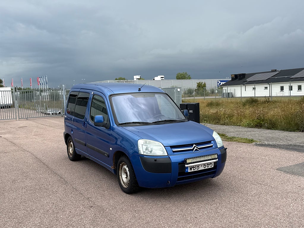 Citroën Berlingo Citroën Berlingo 5 SÄTE KOMBI Ny servad Ny besiktigad 