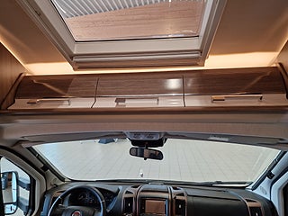 Husbil-halvintegrerad Kabe TMRX 780 LQB 12 av 28