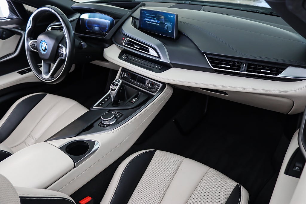 BMW i8 Roadster Laser Light HuD 360° Navi