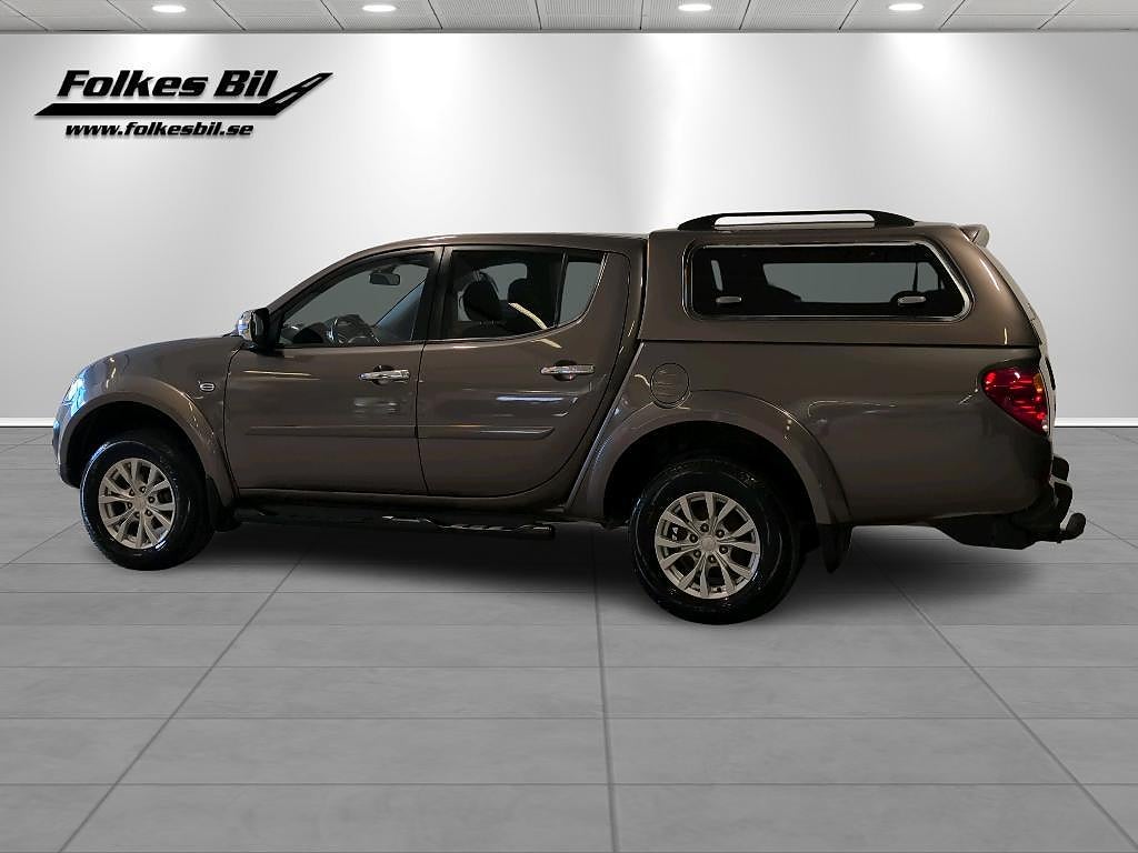 Mitsubishi L200 Dubbelhytt 2.5 4x4 178 hk kåpa Vhjul