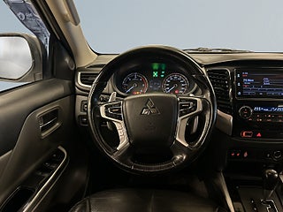 Mitsubishi L200 Dubbelhytt 2.4/Drag/SoV-Däck/Elstolar/Backkamera/Psens – bild 9