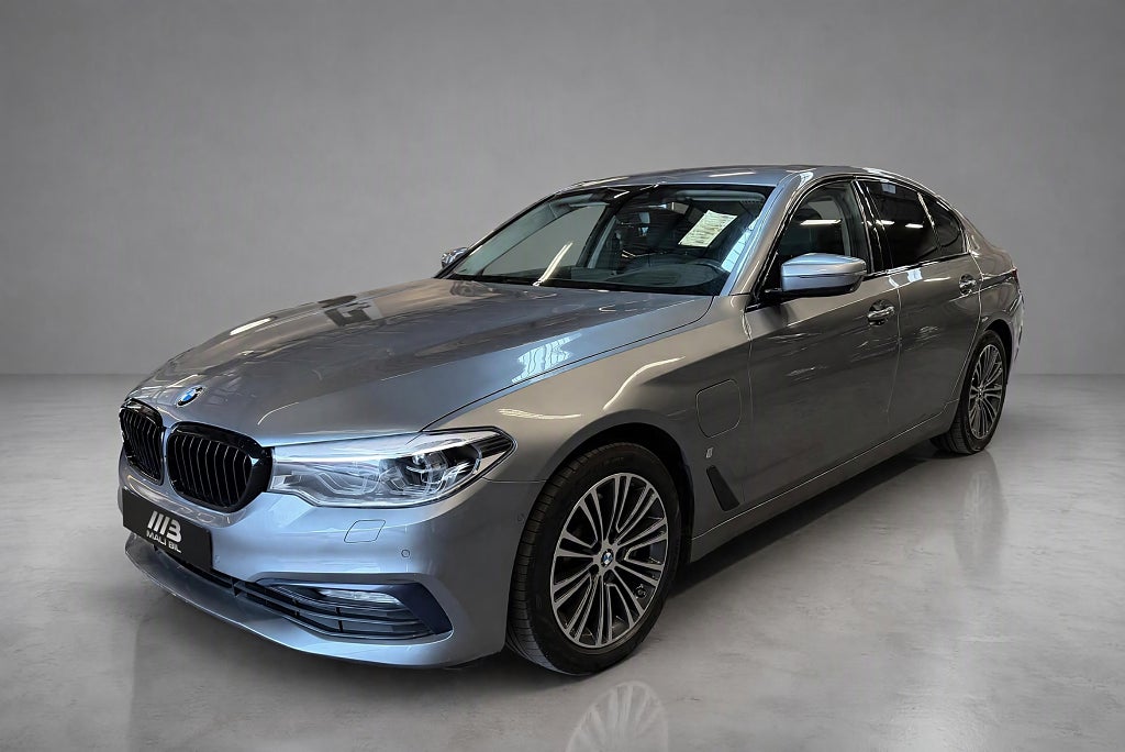 BMW 530e iPerformance Sedan Sport line 360° HUD Navi Innovation