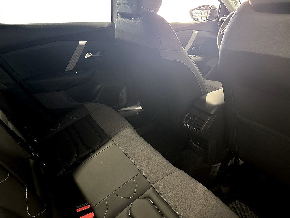 Bild på Citroën C4 X Shine 1.2 PT 130hk Aut - B-KAMERA, CARPLAY