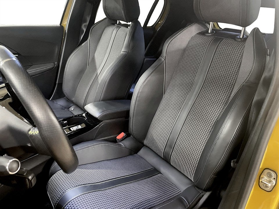 Bild på Peugeot E-208 GT 50kWh 136hk Aut - B-KAMERA, CARPLAY