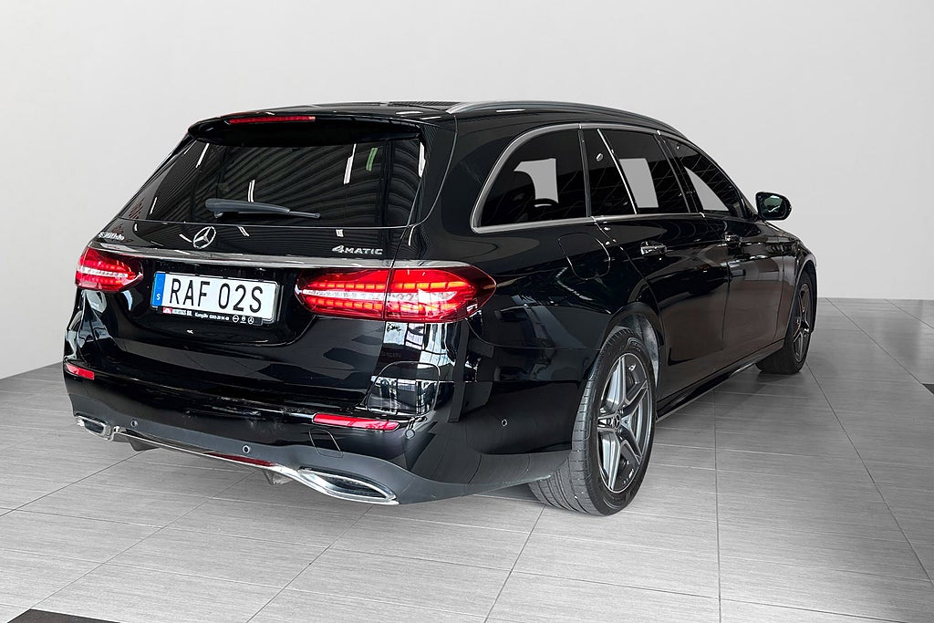 Mercedes-Benz E 2023 - miniatyr 4