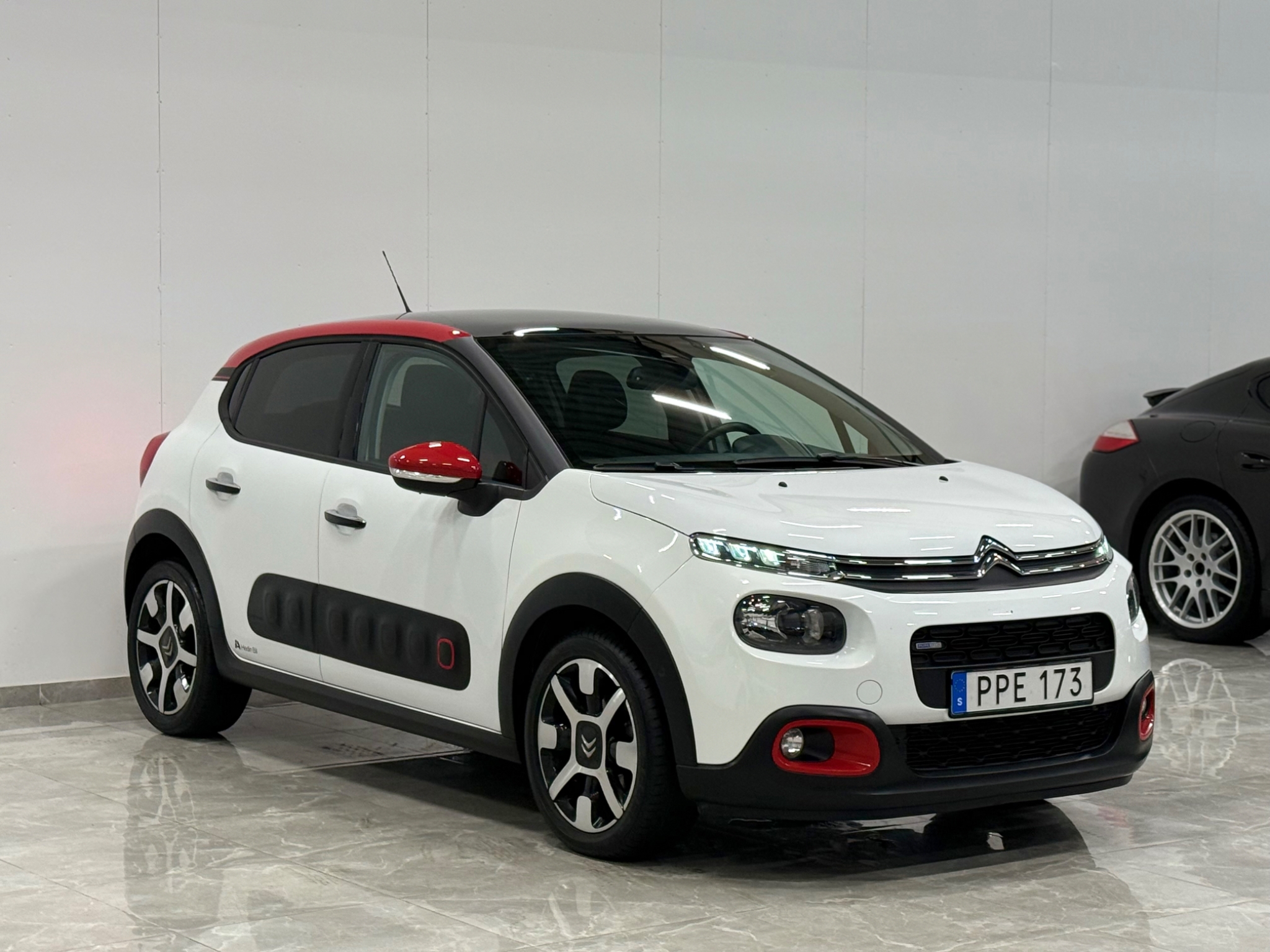 Citroen C3 1.2 PureTech 110 EAT 2017, bild 2/51
