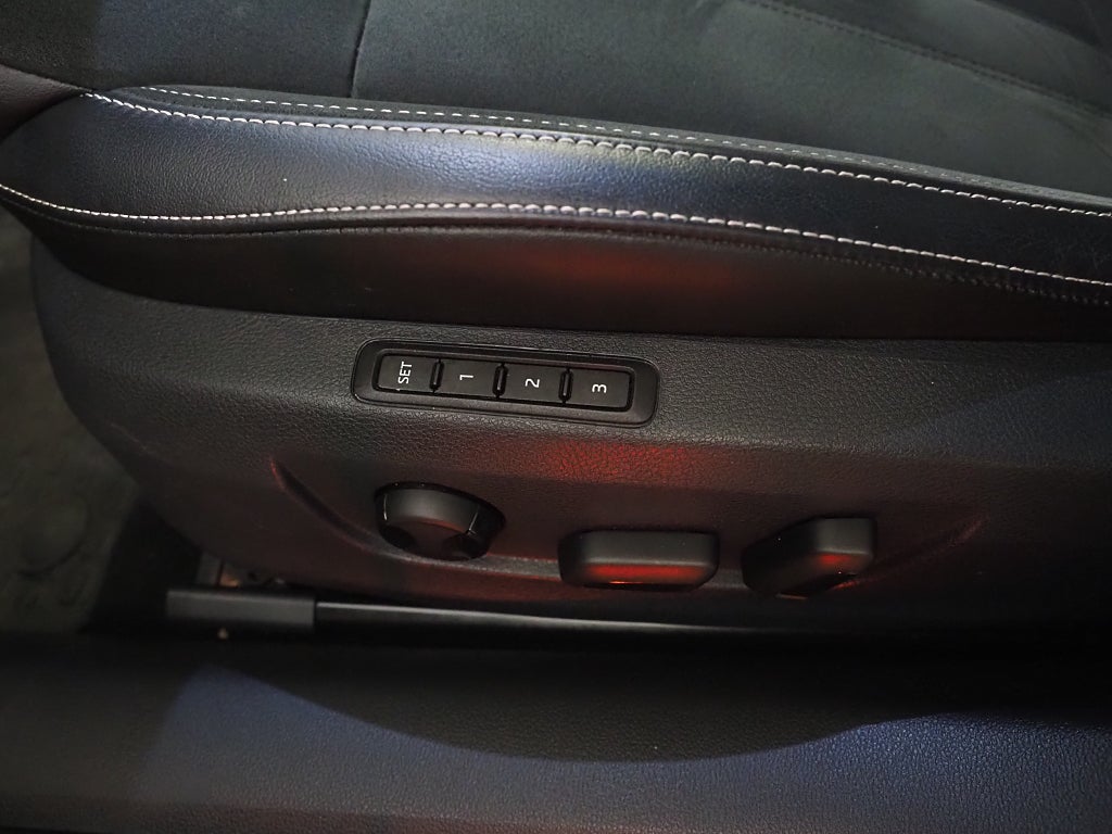 Skoda Superb iV 1.4 TSI iV 218hk Style | Drag | Värmare | Cockpit | 2023