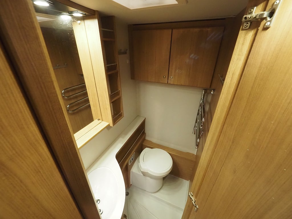 Polar 620 CTX Svit AC Vintervagn Dinette Franskbädd ALDE