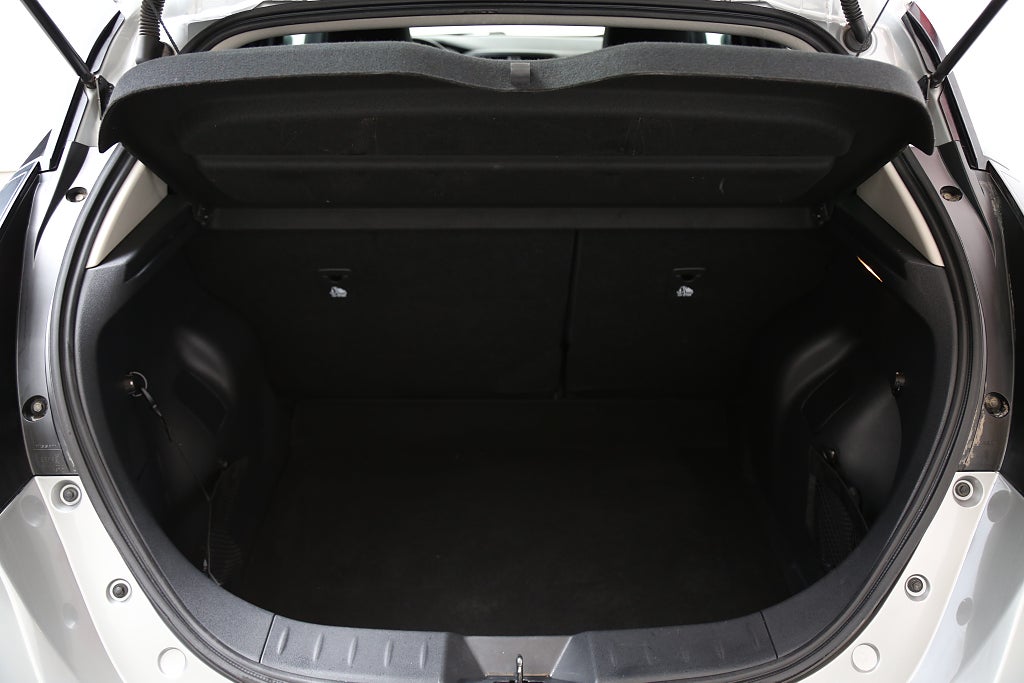 Nissan Leaf 40 kWh N-Connecta 360° I Navi I Motorvärmare