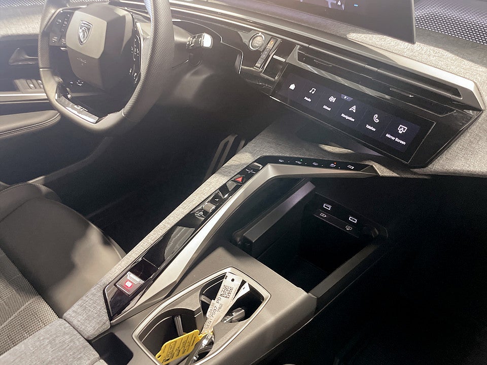 Bild på Peugeot 3008 GT Hybrid 145hk Aut B-KAMERA CARPLAY