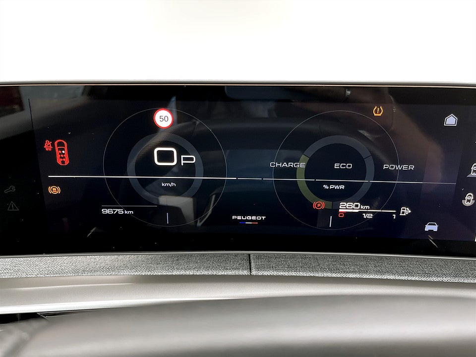 Bild på Peugeot 5008 GT Hybrid 145hk Aut 7-SITS B-KAMERA NAVI