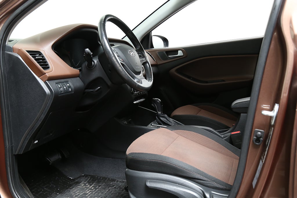 Hyundai i20 1,4 101hk Premium Automat P-sensor 2016