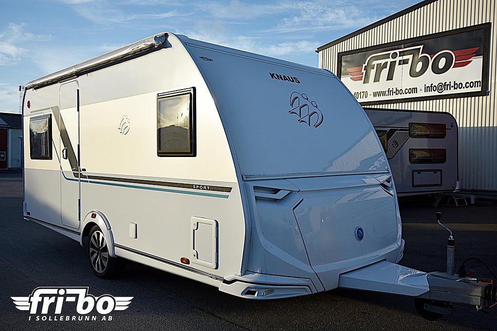 Knaus 450 FU Sport, Dubbelbädd