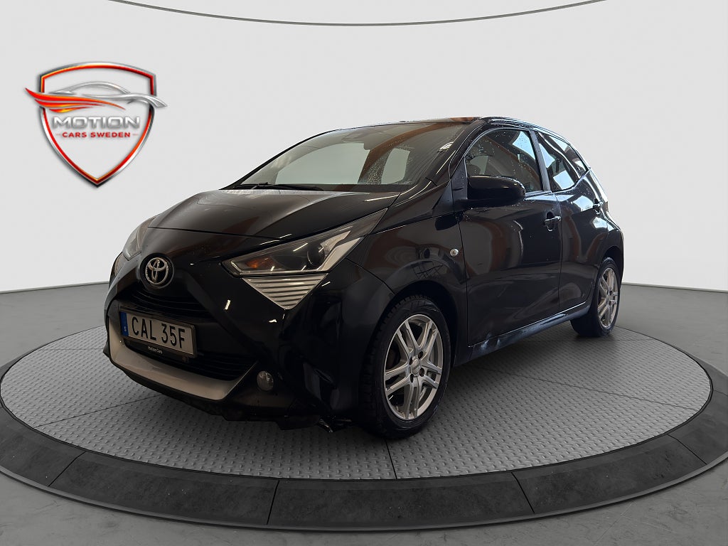 Toyota Aygo 5-dörrar 1.0 VVT-i x-shift X-PLAY  B-Kamera Ny bes