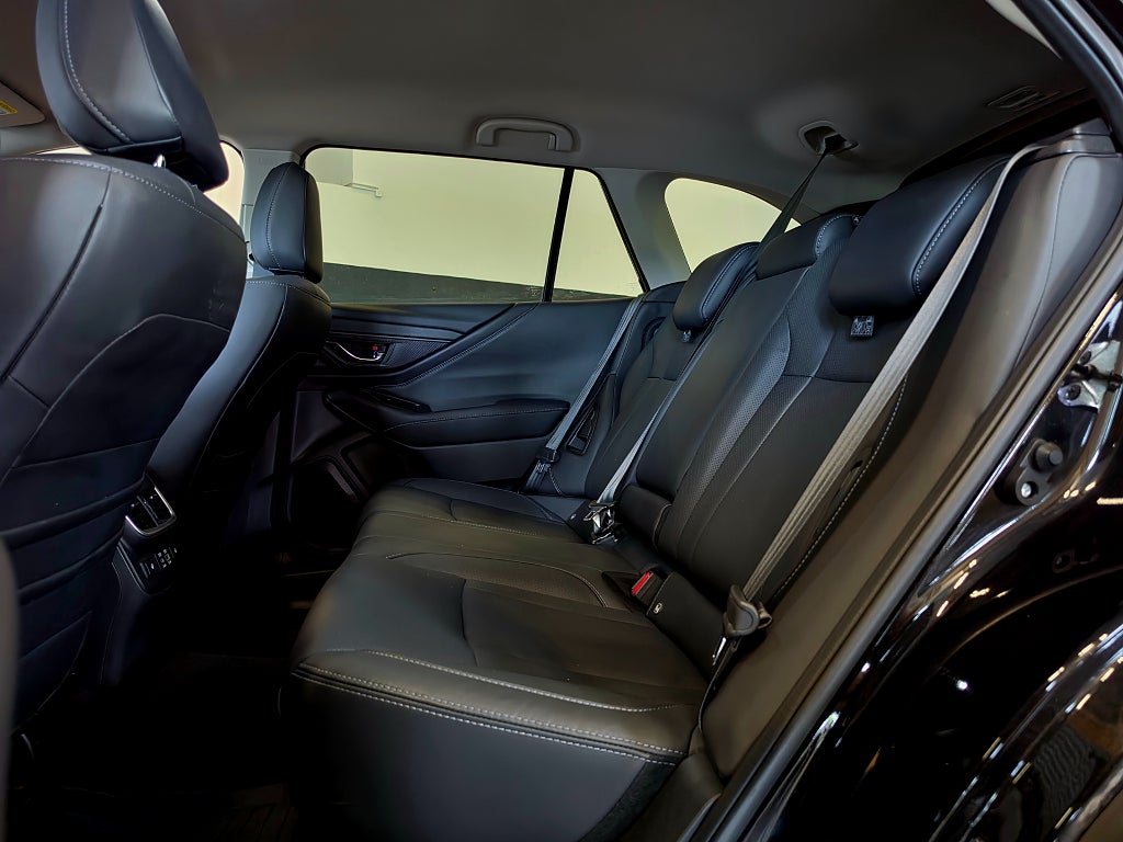 Subaru Outback 2.5 4WD Xfuel Limited/Låg skatt/Skinn/inkl.serviceavtal