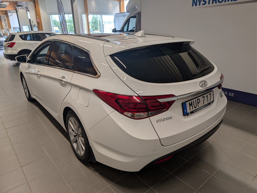 Hyundai i40 cw 1.7 CRDi DCT Automat/Pano/Skinn/SoV thumbnail