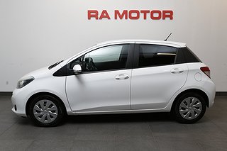 Halvkombi Toyota Yaris 3 av 19