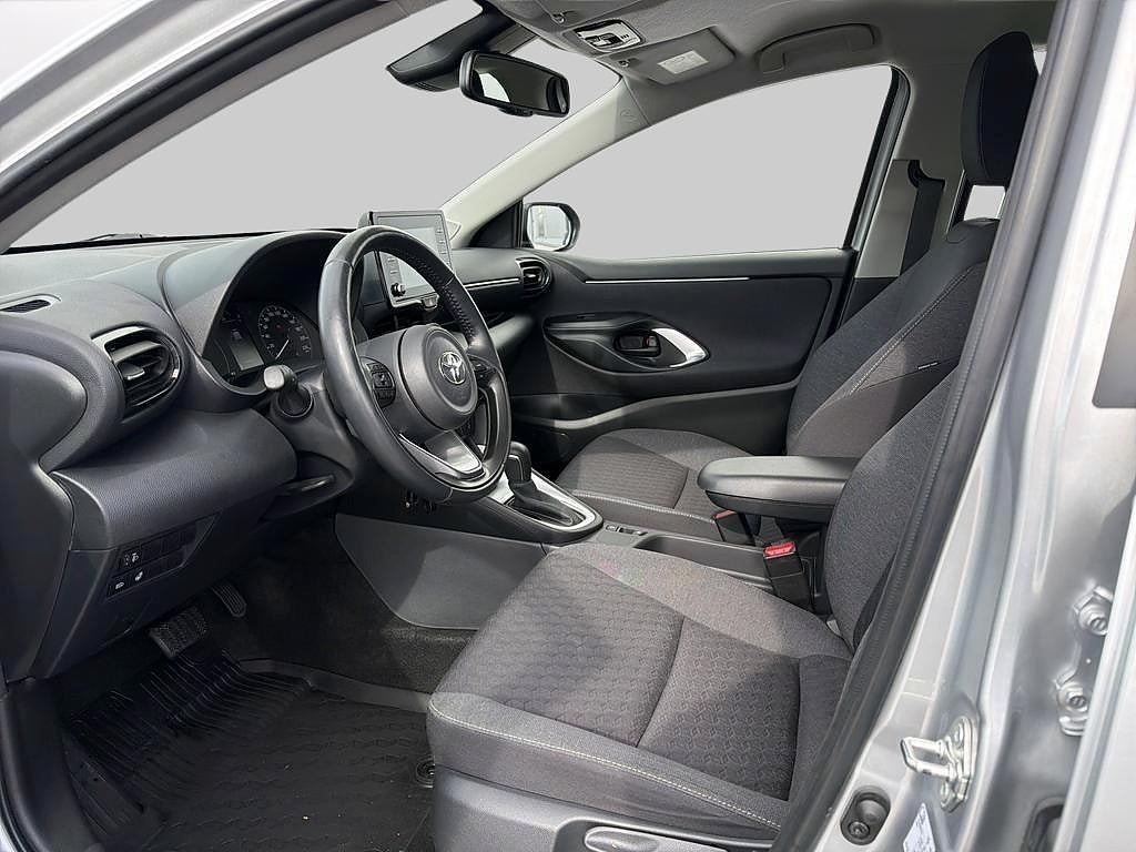 Toyota Yaris 2023 - miniatyr 8