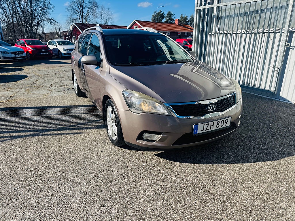 Kia Ceed SW 1.6 CRDi EX / AUTOMAT / DRAG 