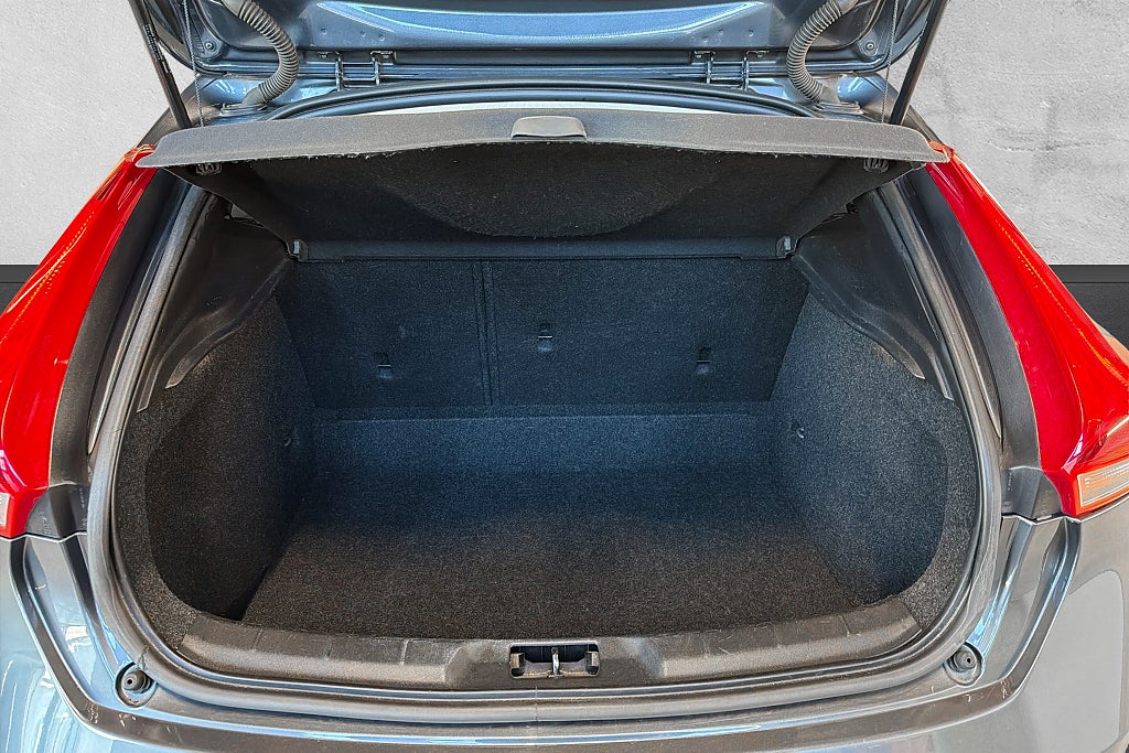 Volvo V40 D2 Summum Minnesstolar B-Kamera Dragkrok Kamrembytt