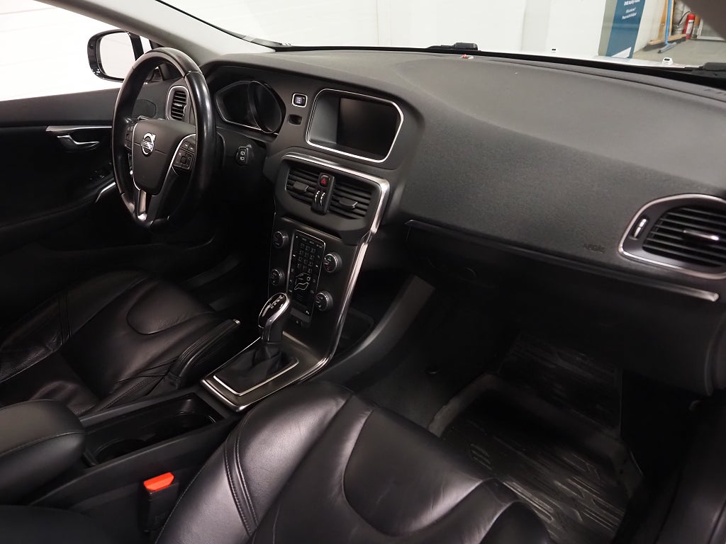 Volvo V40 D3 Geartronic Summum Drag Kamera D-Värm Skinn 2014