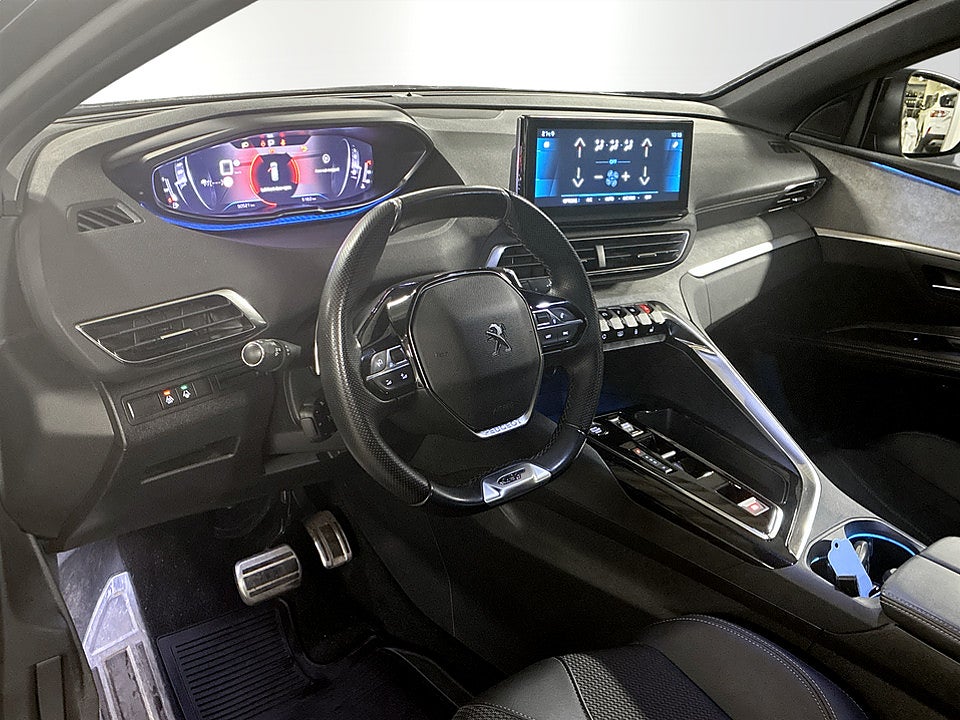 Bild på Peugeot 5008 GT 1.2 PT 130hk Aut 7-SITS B-KAMERA CARPLAY