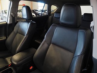 SUV Toyota RAV4 18 av 24