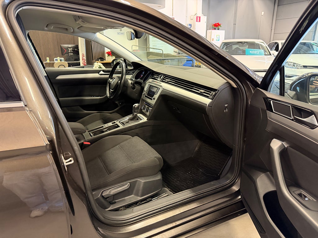 Volkswagen Passat 2016 - miniatyr 17