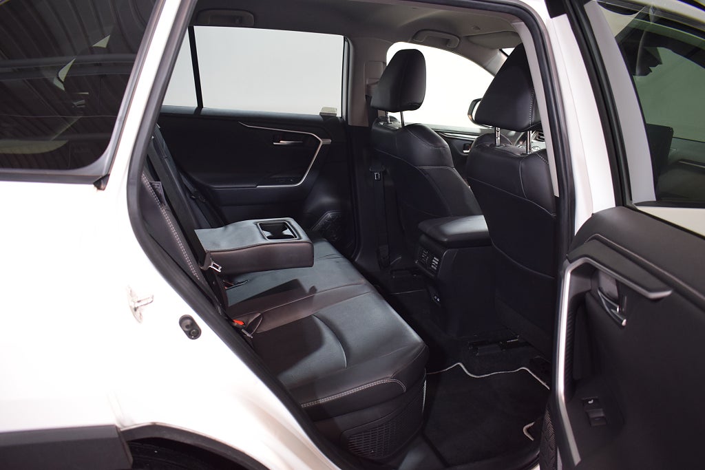 Toyota RAV4 2023 - miniatyr 15