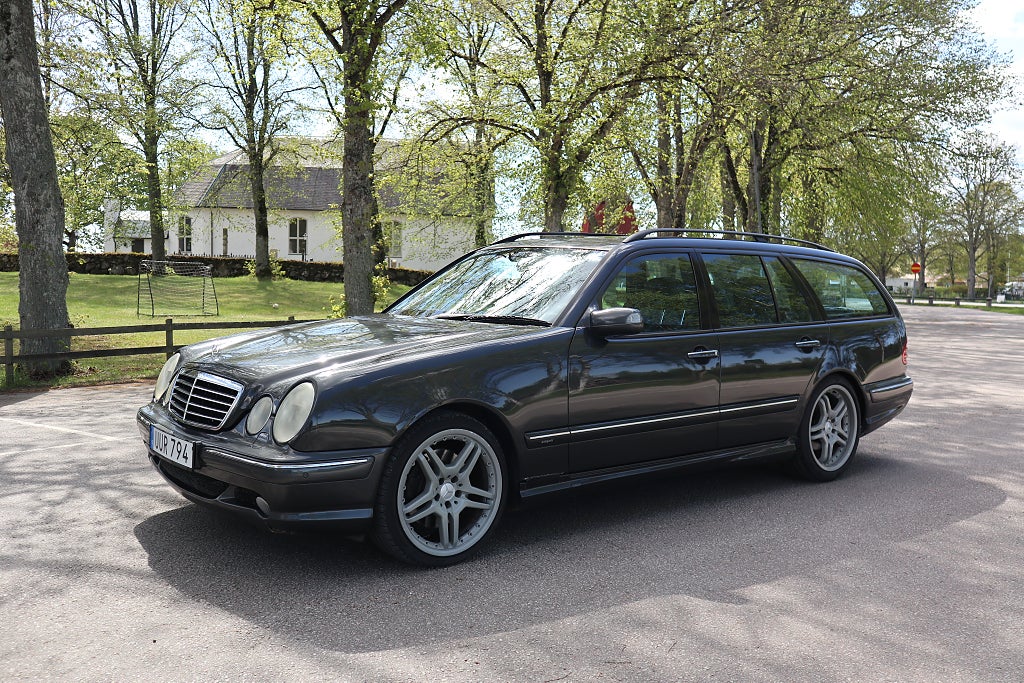Mercedes-Benz E 55 AMG T Automat 354hk