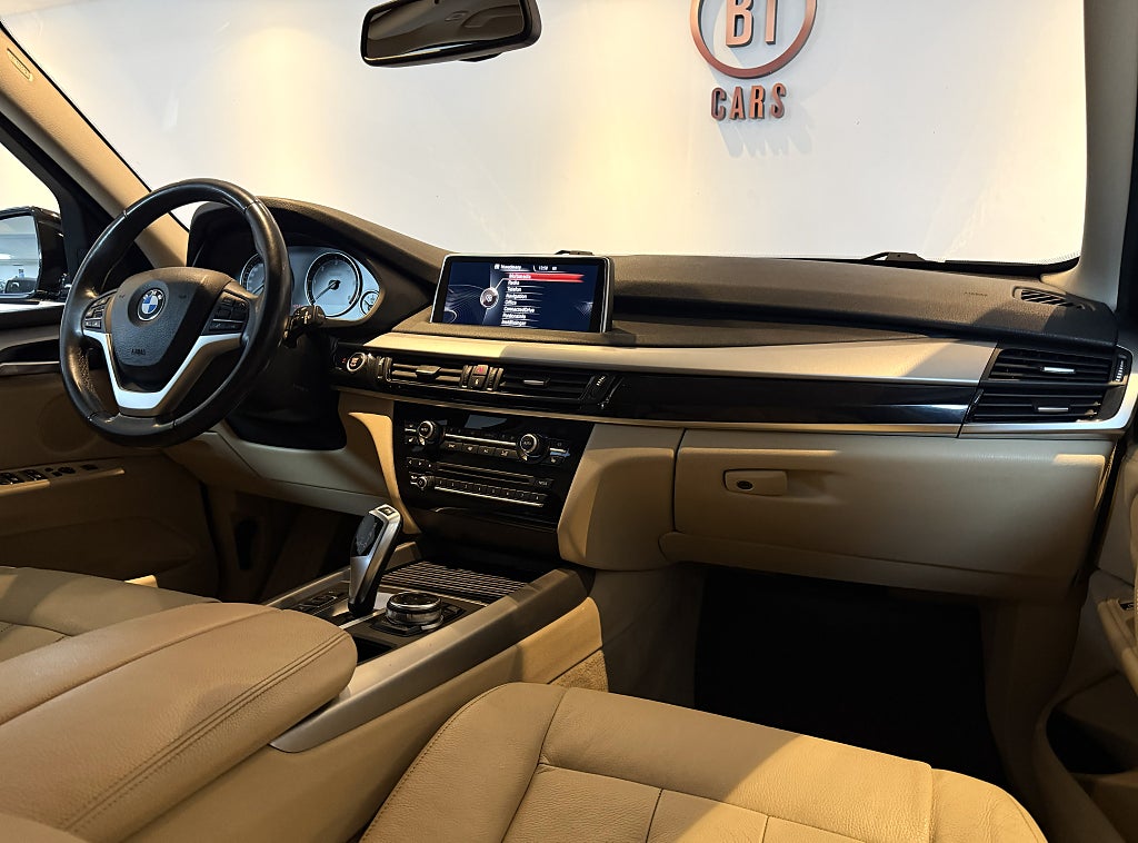 BMW X5 xDrive30d 7-SITS DRAG HELSKINN B-KAMERA FULLSERVAD