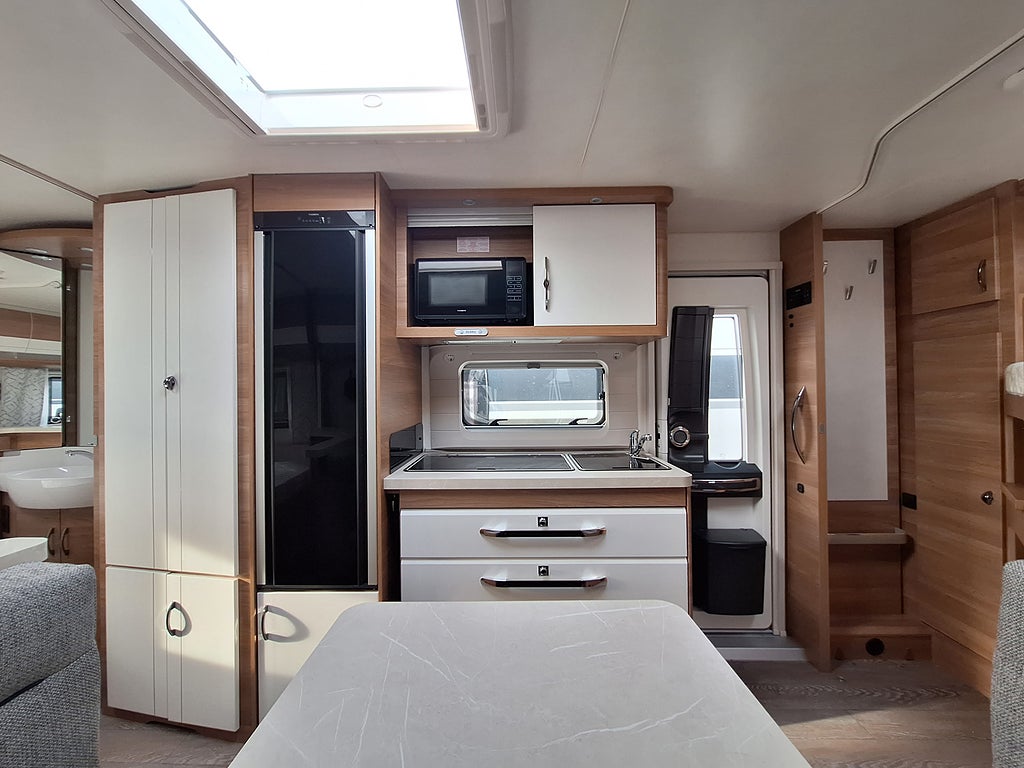 Hobby De Luxe 560 KMFe Barnkammare, Micro, Kampanjprodukt!