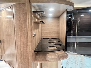 Husbil-integrerad Kabe TM IMPERIAL 910 T 32 av 38