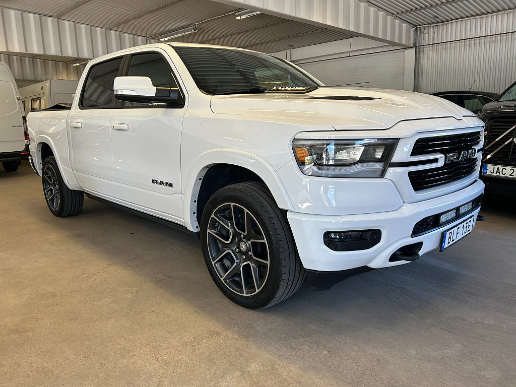 RAM 1500 Crew Cab 5.7 V8 Laramie Sport 4x4 Fullutrustad Euro 6