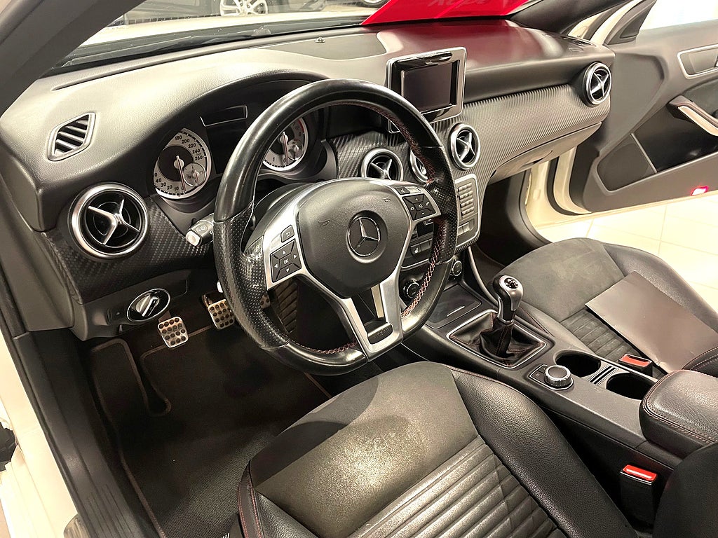 Mercedes-Benz A 180 AMG Line 122Hk