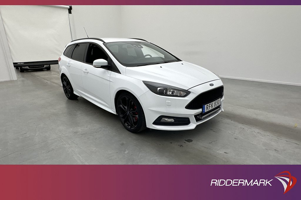 Ford Focus ST Kombi 250hk Sony Kamera Recaro Skinn LED-Ramp