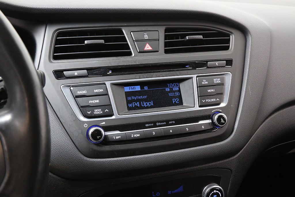 Hyundai i20 1,4 100hk Premium Automat P-sensor Bluetooth 2016